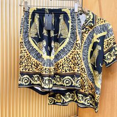 高定款(真丝面料升级 ) Versace 范思哲 最大可穿250斤,新款真丝套装,男女同款家居服套装,定制真丝面料,不抽 高定款(真丝面料升级 ) Versace 范思哲 最大可穿250斤,新款真丝套装,男女同款家居服套装,定制真丝面料,不抽