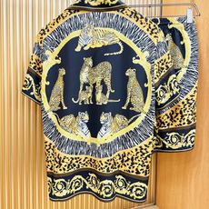高定款(真丝面料升级 ) Versace 范思哲 最大可穿250斤,新款真丝套装,男女同款家居服套装,定制真丝面料,不抽 高定款(真丝面料升级 ) Versace 范思哲 最大可穿250斤,新款真丝套装,男女同款家居服套装,定制真丝面料,不抽