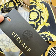 高定款(真丝面料升级 ) Versace 范思哲 最大可穿250斤,新款真丝套装,男女同款家居服套装,定制真丝面料,不抽 高定款(真丝面料升级 ) Versace 范思哲 最大可穿250斤,新款真丝套装,男女同款家居服套装,定制真丝面料,不抽
