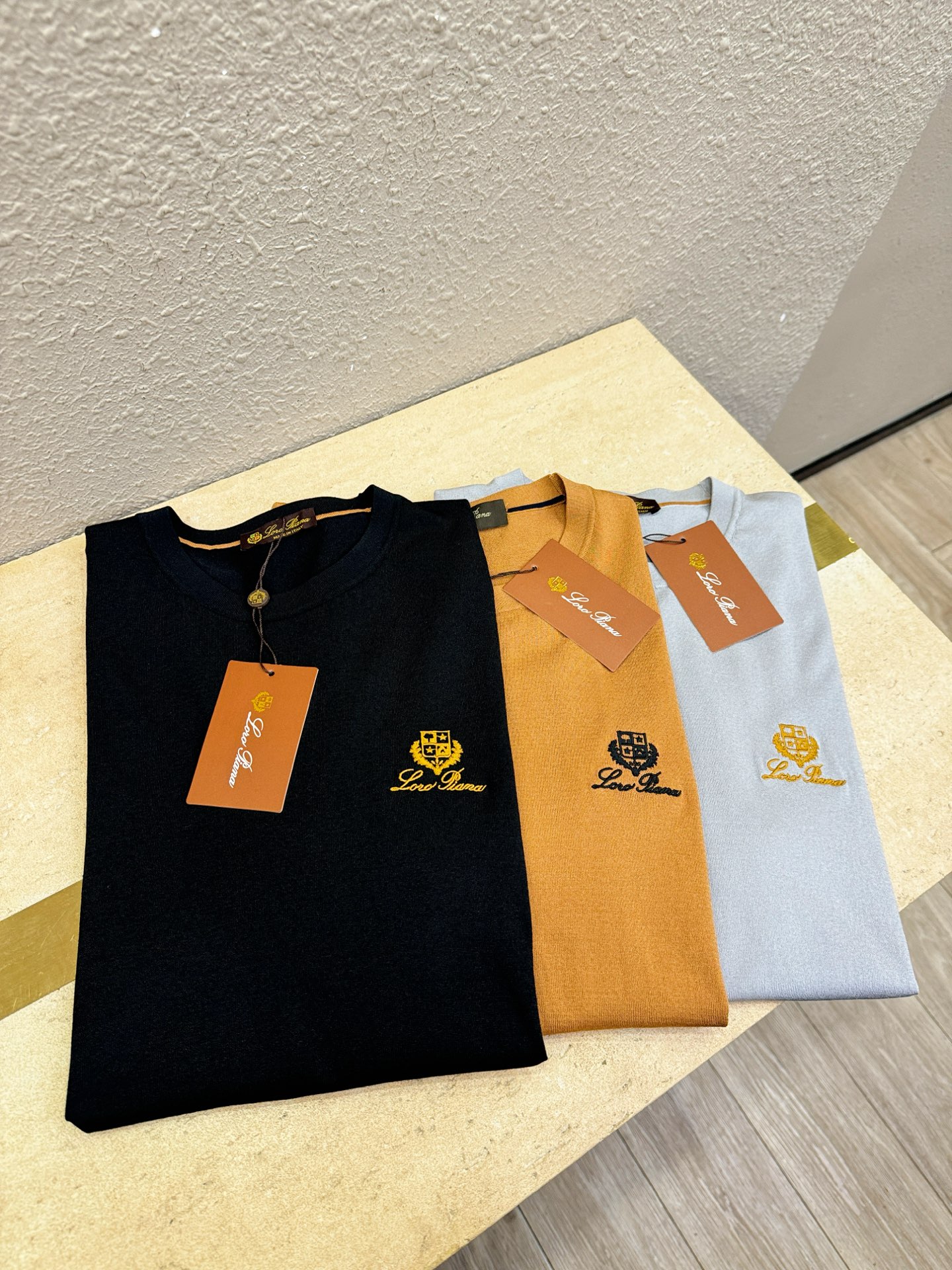 Loro Piana诺悠翩雅 2026春夏新品针织短袖，进口针织面料，手感柔软。顶级进口私货，时尚设计潮流短袖针织衫，不