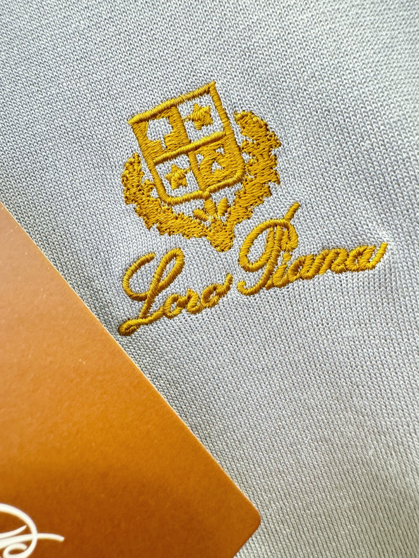 Loro Piana诺悠翩雅 2026春夏新品针织短袖，进口针织面料，手感柔软。顶级进口私货，时尚设计潮流短袖针织衫，不