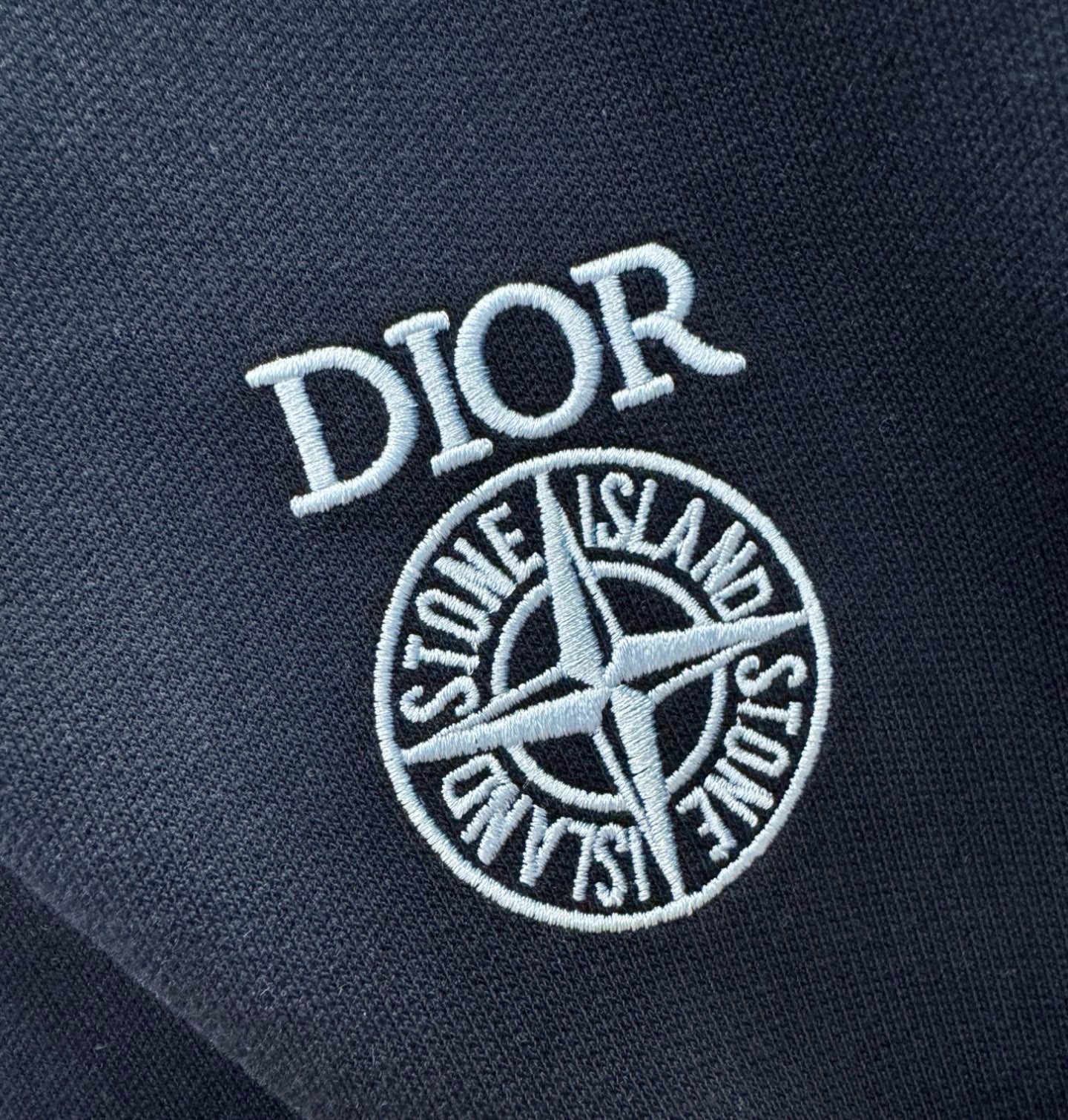 Dior迪奥 2026秋冬新款卫衣开衫，原单狠货 卫衣开衫。欧洲专柜同步，上身更随意大方，专柜原版五金奢华高档定制配饰新