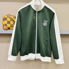 Dior迪奥 2026秋冬新款卫衣开衫,原单狠货 卫衣开衫。欧洲专柜同步,上身更随意大方,专柜原版五金奢华高档定制配饰新 Dior迪奥 2026秋冬新款卫衣开衫,原单狠货 卫衣开衫。欧洲专柜同步,上身更随意大方,专柜原版五金奢华高档定制配饰新
