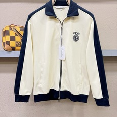 Dior迪奥 2026秋冬新款卫衣开衫,原单狠货 卫衣开衫。欧洲专柜同步,上身更随意大方,专柜原版五金奢华高档定制配饰新 Dior迪奥 2026秋冬新款卫衣开衫,原单狠货 卫衣开衫。欧洲专柜同步,上身更随意大方,专柜原版五金奢华高档定制配饰新