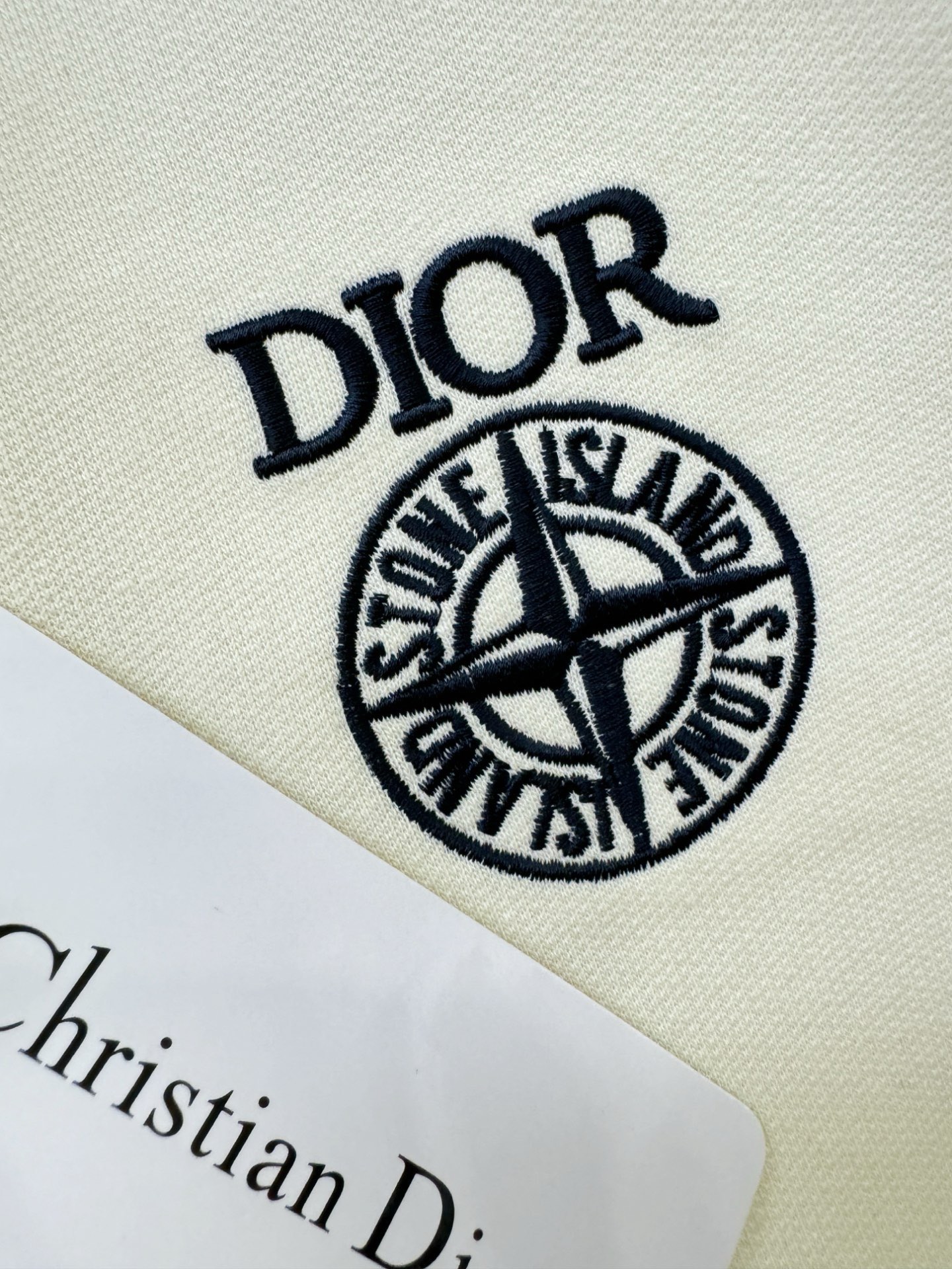 Dior迪奥 2026秋冬新款卫衣开衫，原单狠货 卫衣开衫。欧洲专柜同步，上身更随意大方，专柜原版五金奢华高档定制配饰新