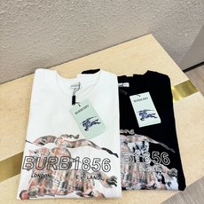 BURBERRY巴宝莉 2026新款短袖T恤!男女同款!走秀图案时尚休闲短袖T恤衫!设计logo设计!极具设计精选客供面 BURBERRY巴宝莉 2026新款短袖T恤!男女同款!走秀图案时尚休闲短袖T恤衫!设计logo设计!极具设计精选客供面
