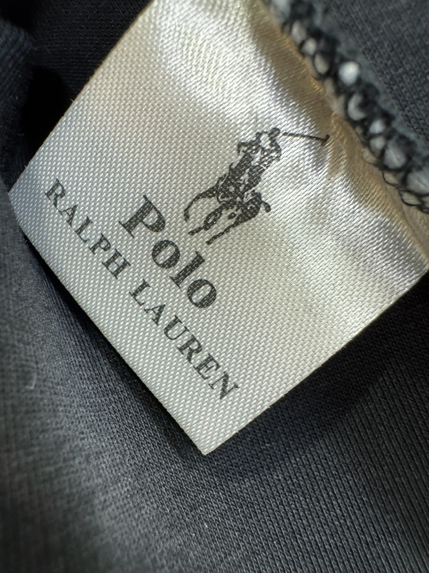 POLO 2026秋冬新品，官网同步 经典大气百搭翻领长袖，顶级原版面料，质感细腻 超柔软亲肤触感！奢华高贵 翻领设计，