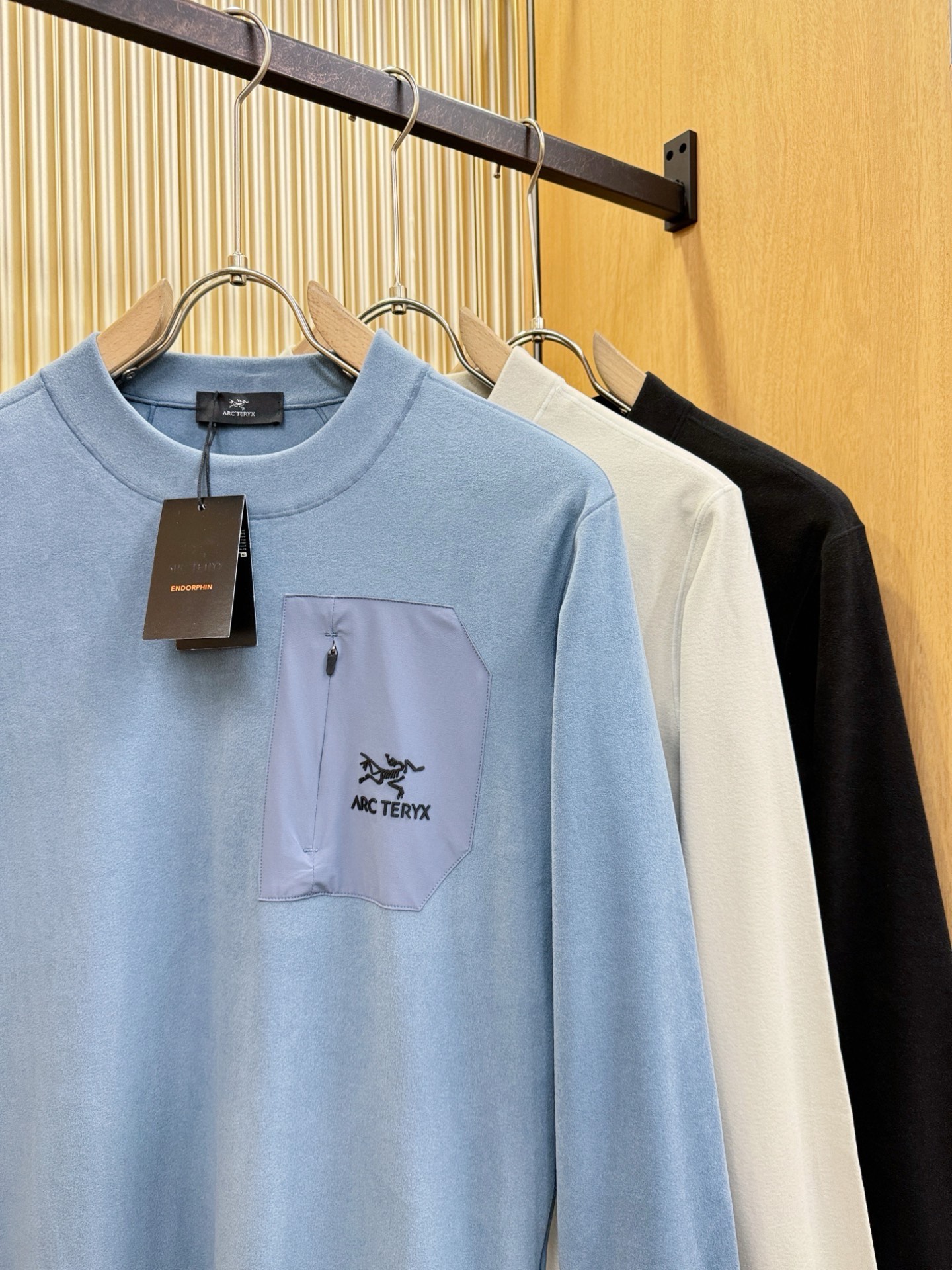 ARC‘TERYX/始祖鸟 2026ss秋冬新品 长袖T恤，经典Logo设计，百搭款 官网同步发售 定制面料，柔软细腻 
