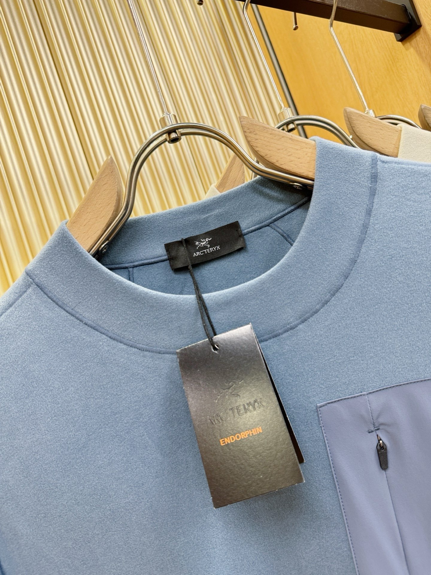 ARC‘TERYX/始祖鸟 2026ss秋冬新品 长袖T恤，经典Logo设计，百搭款 官网同步发售 定制面料，柔软细腻 