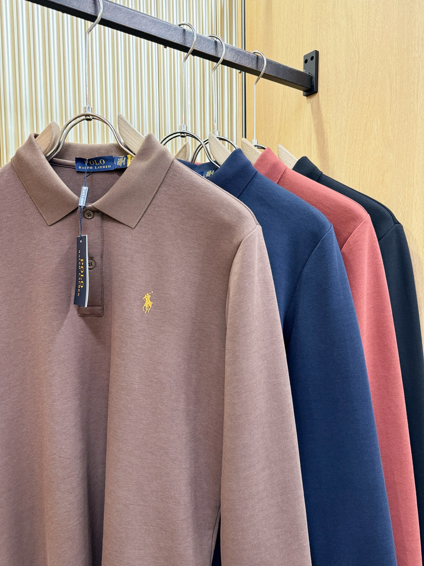 POLO 2026秋冬新品，官网同步 经典大气百搭翻领长袖，顶级原版面料，质感细腻 超柔软亲肤触感！奢华高贵 翻领设计，
