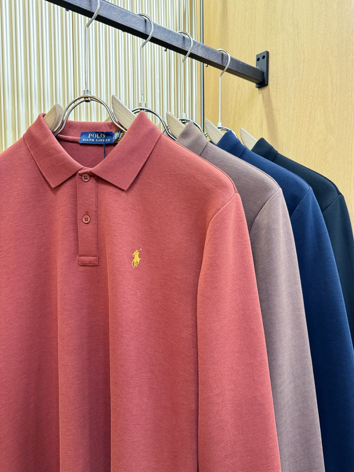 POLO 2026秋冬新品，官网同步 经典大气百搭翻领长袖，顶级原版面料，质感细腻 超柔软亲肤触感！奢华高贵 翻领设计，