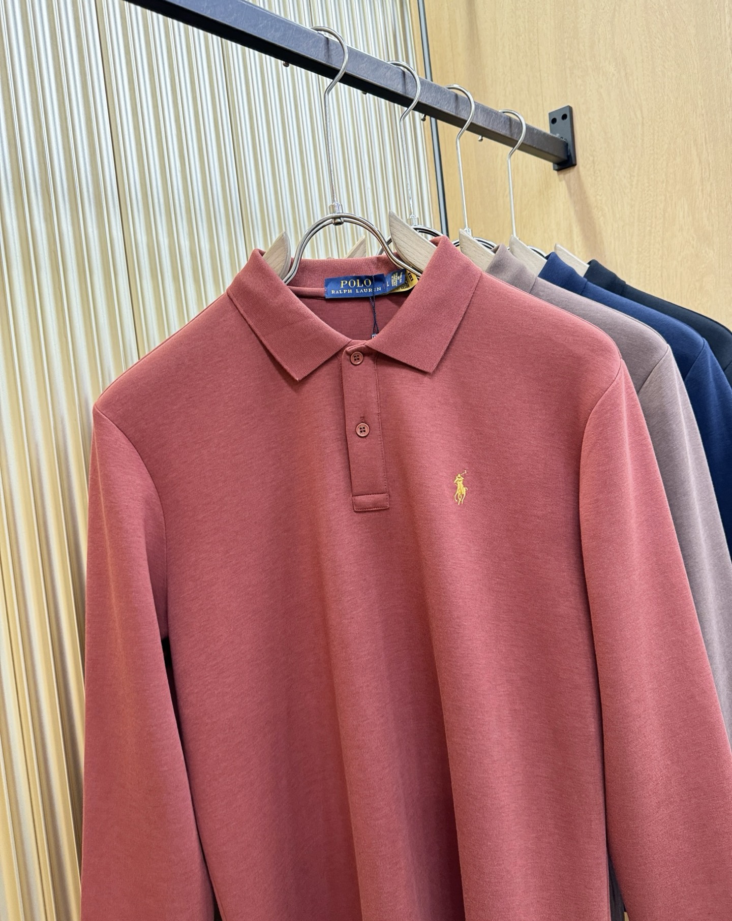 POLO 2026秋冬新品，官网同步 经典大气百搭翻领长袖，顶级原版面料，质感细腻 超柔软亲肤触感！奢华高贵 翻领设计，