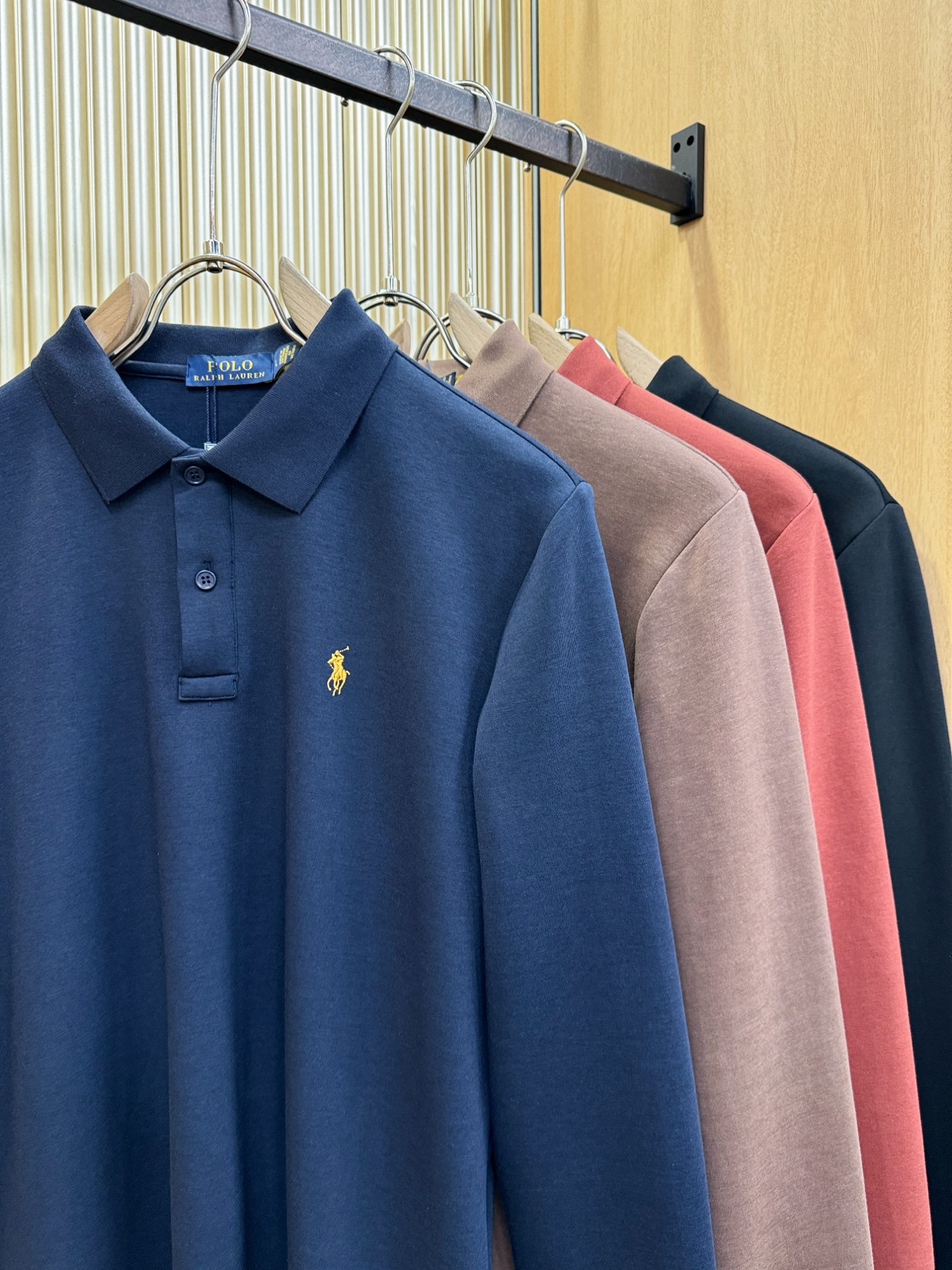 POLO 2026秋冬新品，官网同步 经典大气百搭翻领长袖，顶级原版面料，质感细腻 超柔软亲肤触感！奢华高贵 翻领设计，