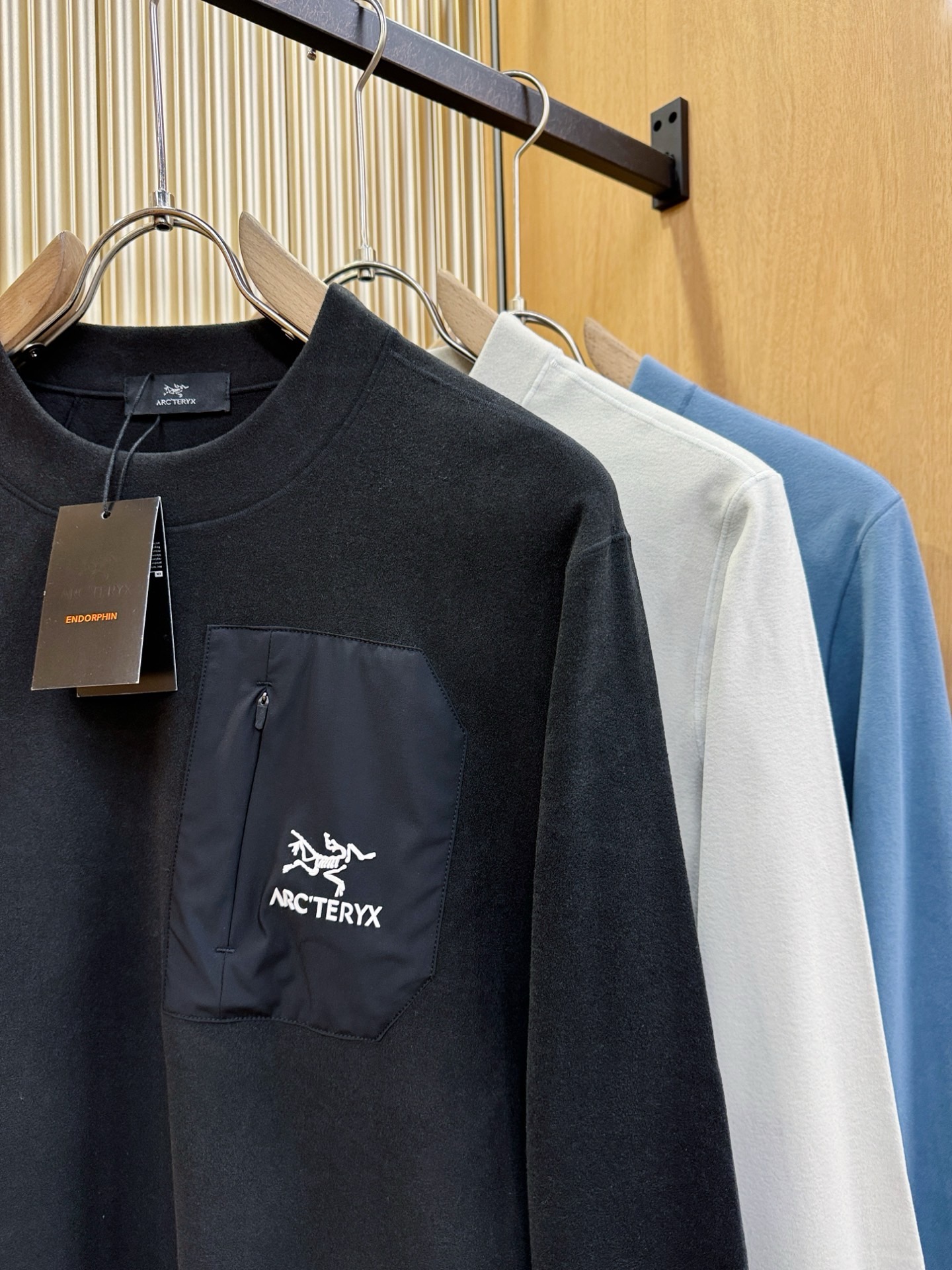 ARC‘TERYX/始祖鸟 2026ss秋冬新品 长袖T恤，经典Logo设计，百搭款 官网同步发售 定制面料，柔软细腻 