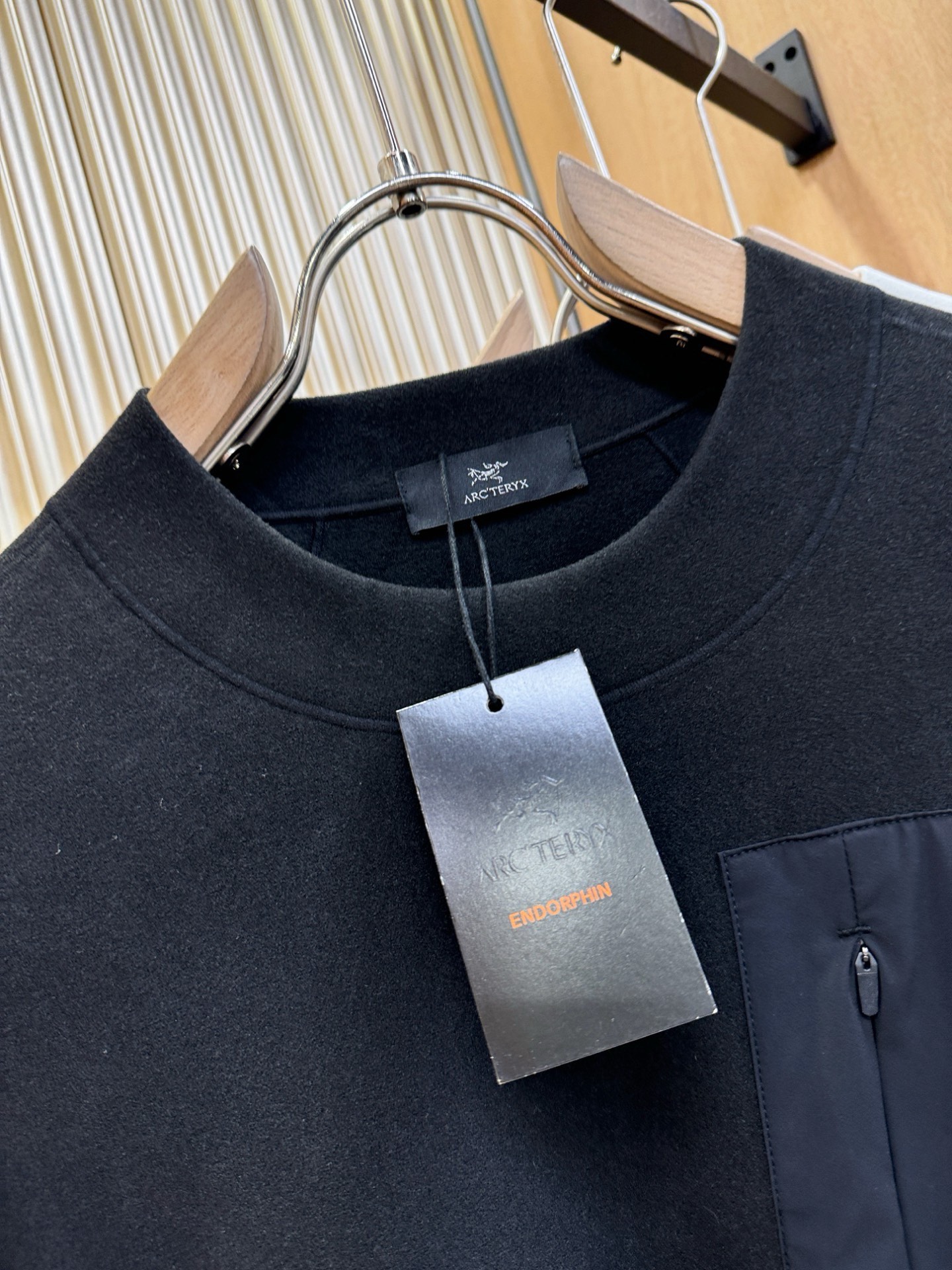 ARC‘TERYX/始祖鸟 2026ss秋冬新品 长袖T恤，经典Logo设计，百搭款 官网同步发售 定制面料，柔软细腻 