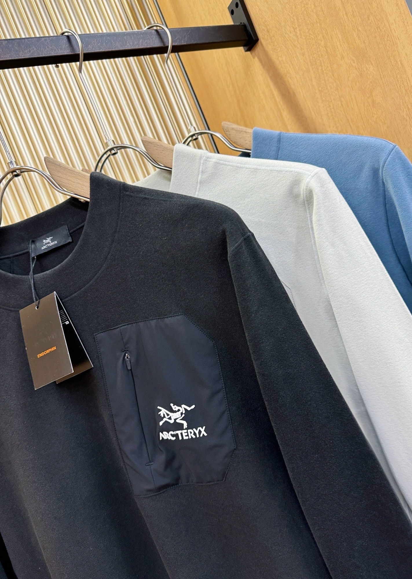 ARC‘TERYX/始祖鸟 2026ss秋冬新品 长袖T恤，经典Logo设计，百搭款 官网同步发售 定制面料，柔软细腻 