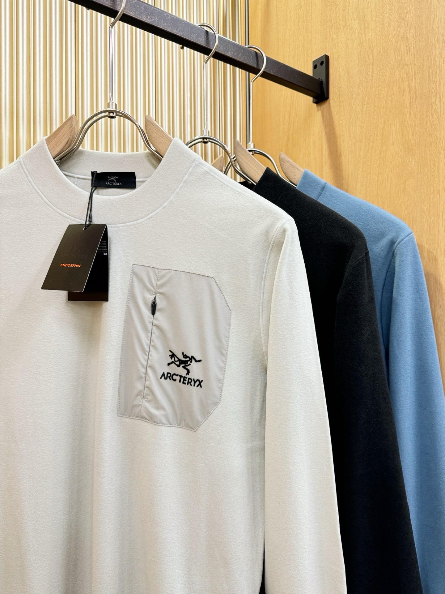 ARC‘TERYX/始祖鸟 2026ss秋冬新品 长袖T恤，经典Logo设计，百搭款 官网同步发售 定制面料，柔软细腻 