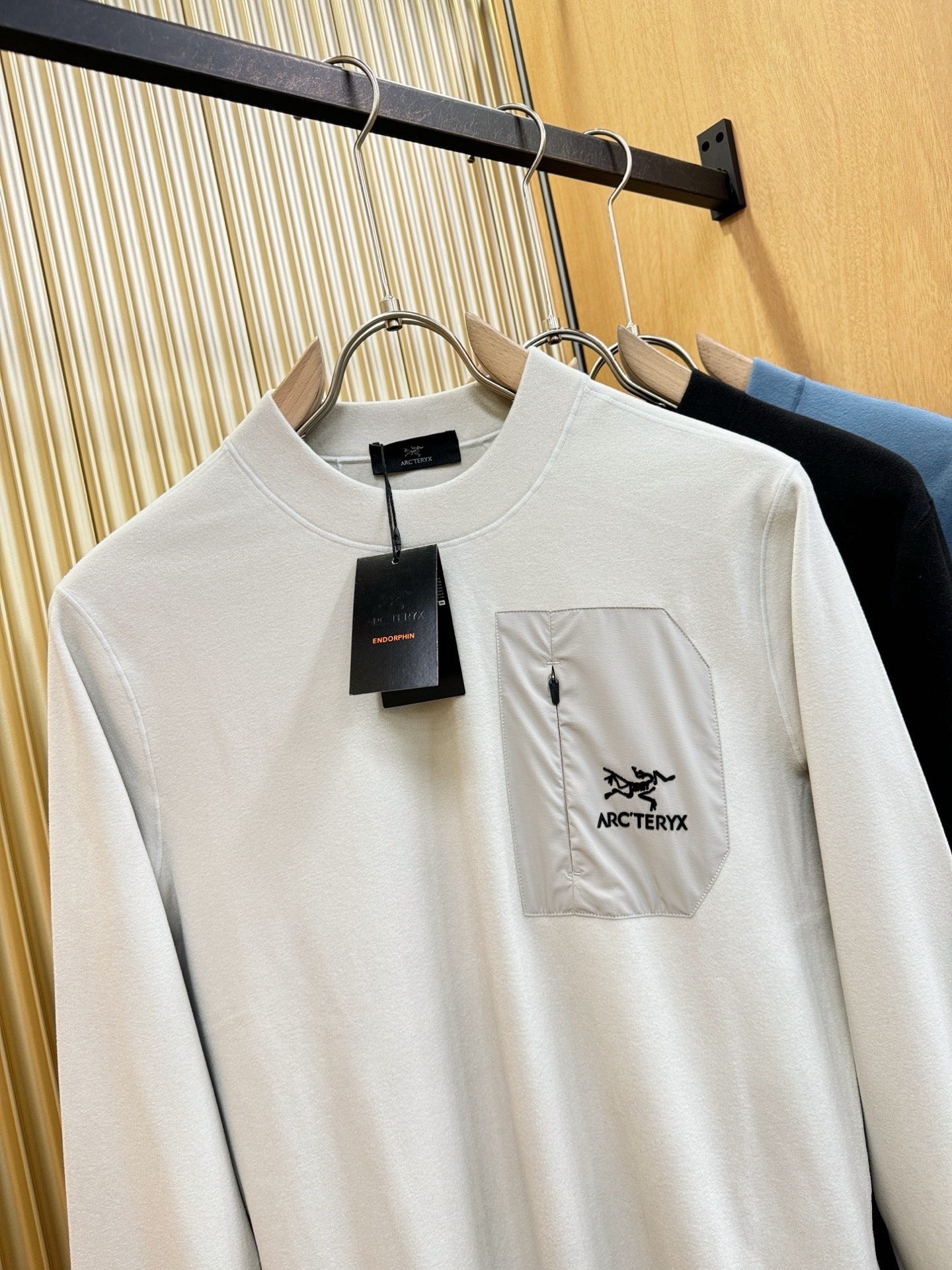 ARC‘TERYX/始祖鸟 2026ss秋冬新品 长袖T恤，经典Logo设计，百搭款 官网同步发售 定制面料，柔软细腻 