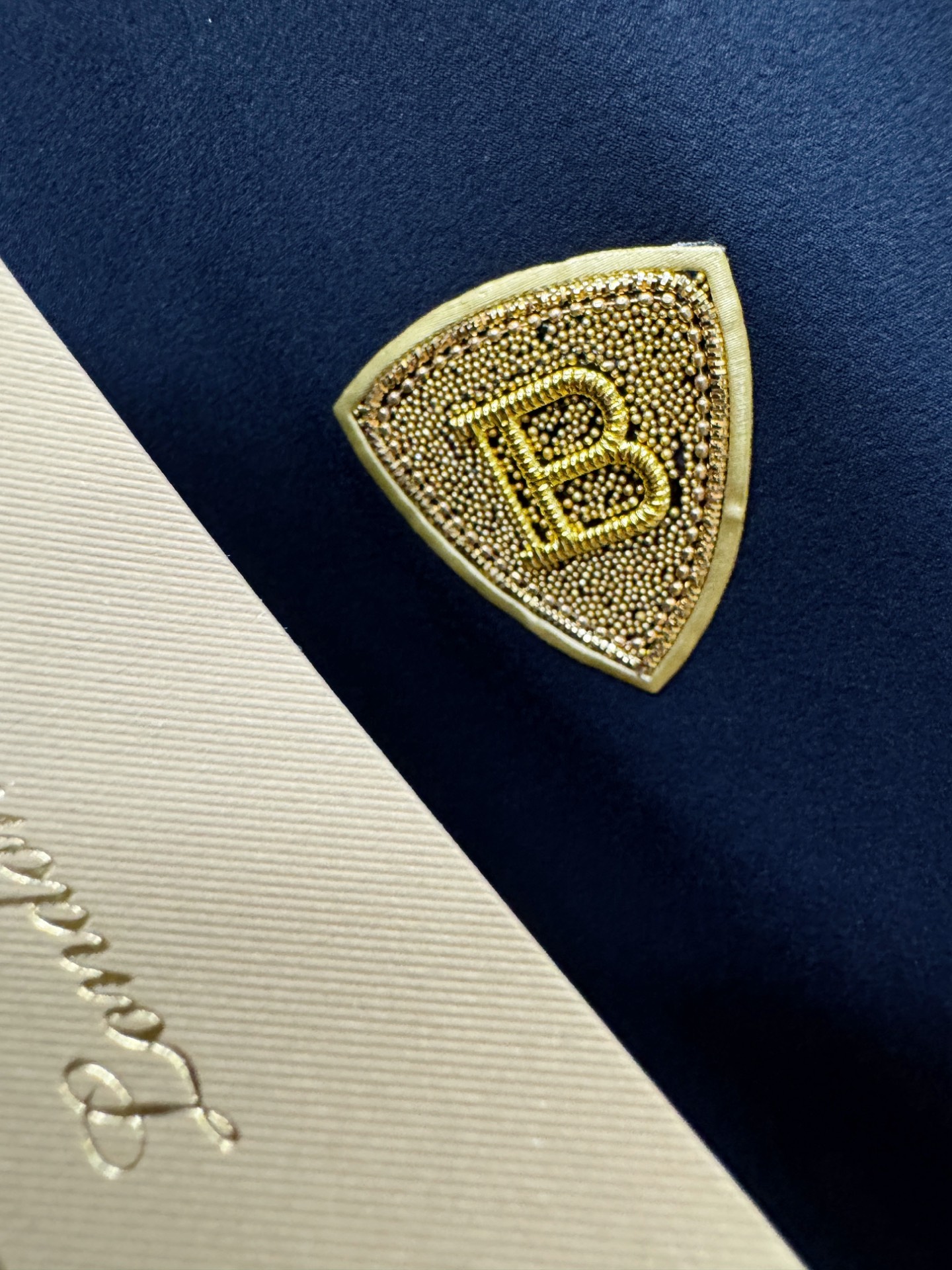 BURBERRY巴宝莉 2026新款衬衫，贸易公司渠道稀出，领先官网发售！经典休闲衬衫搭配独特的设计，简洁干净、经典时髦