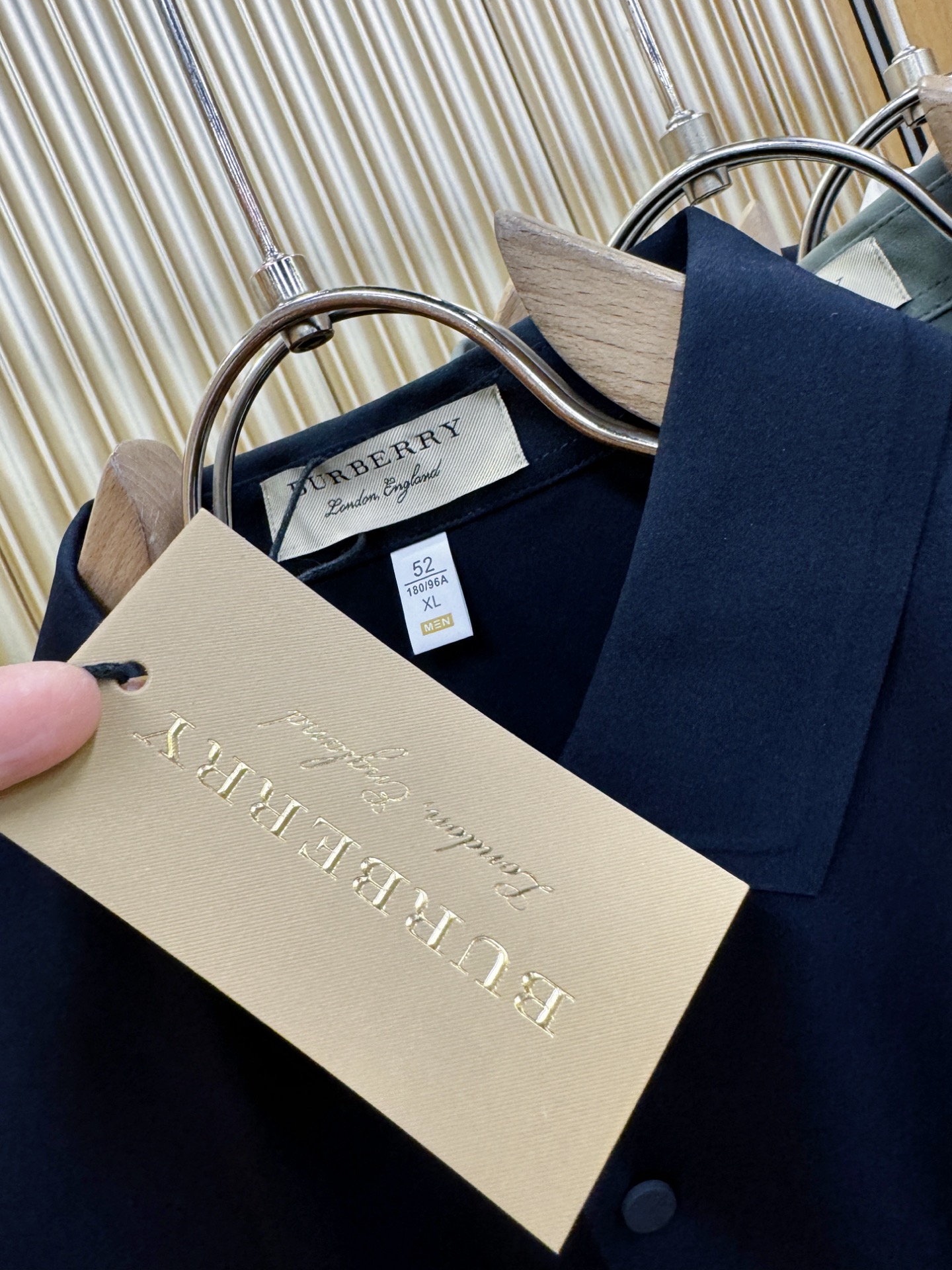 BURBERRY巴宝莉 2026新款衬衫，贸易公司渠道稀出，领先官网发售！经典休闲衬衫搭配独特的设计，简洁干净、经典时髦