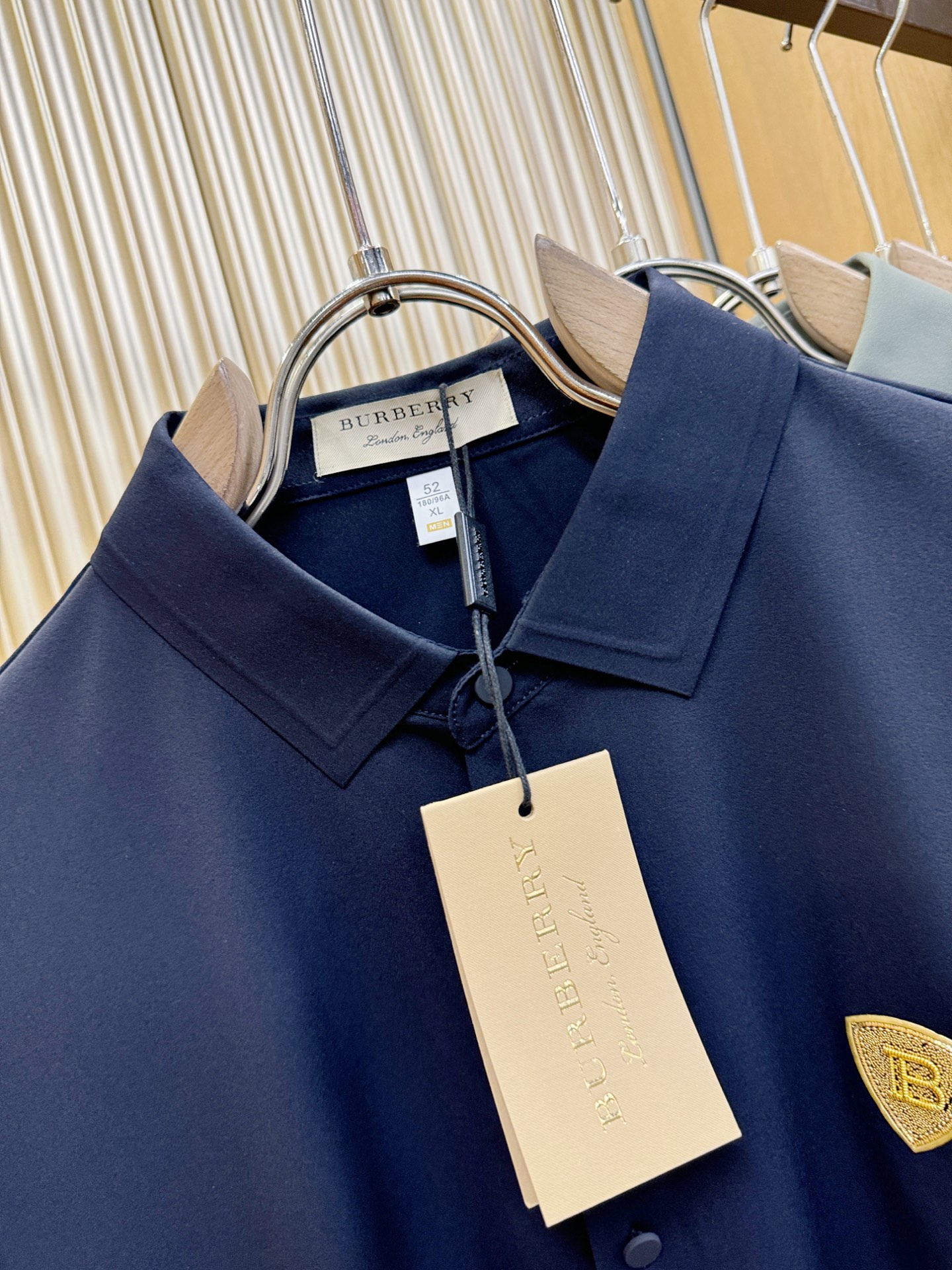 BURBERRY巴宝莉 2026新款衬衫，贸易公司渠道稀出，领先官网发售！经典休闲衬衫搭配独特的设计，简洁干净、经典时髦
