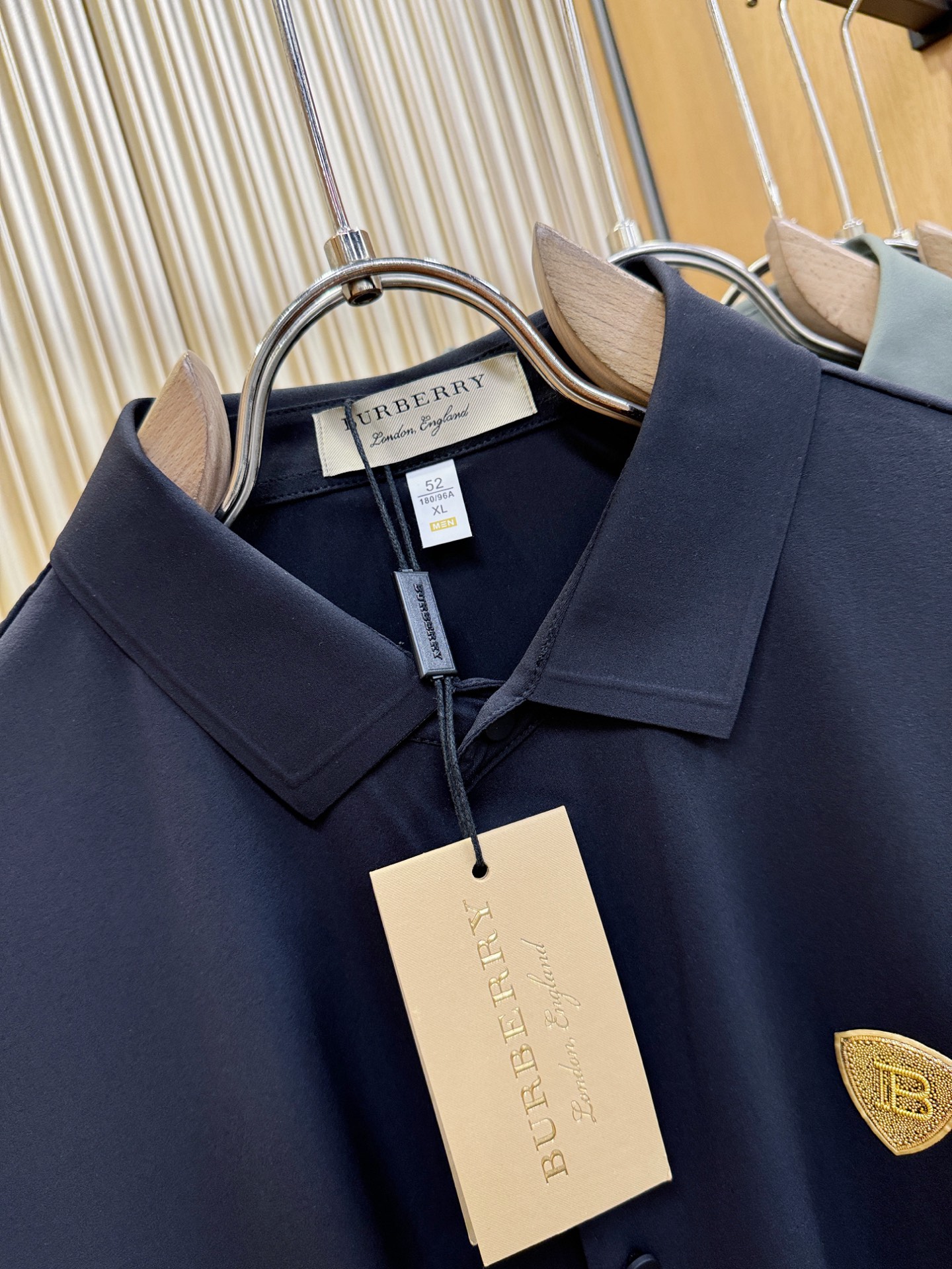 BURBERRY巴宝莉 2026新款衬衫，贸易公司渠道稀出，领先官网发售！经典休闲衬衫搭配独特的设计，简洁干净、经典时髦