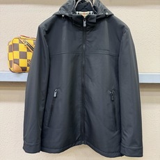 BURBERRY巴宝莉 2026新款夹克外套,原单狠货 意大利进口面料时尚夹克外套。欧洲专柜同步,上身更随意大方,专柜 BURBERRY巴宝莉 2026新款夹克外套,原单狠货 意大利进口面料时尚夹克外套。欧洲专柜同步,上身更随意大方,专柜