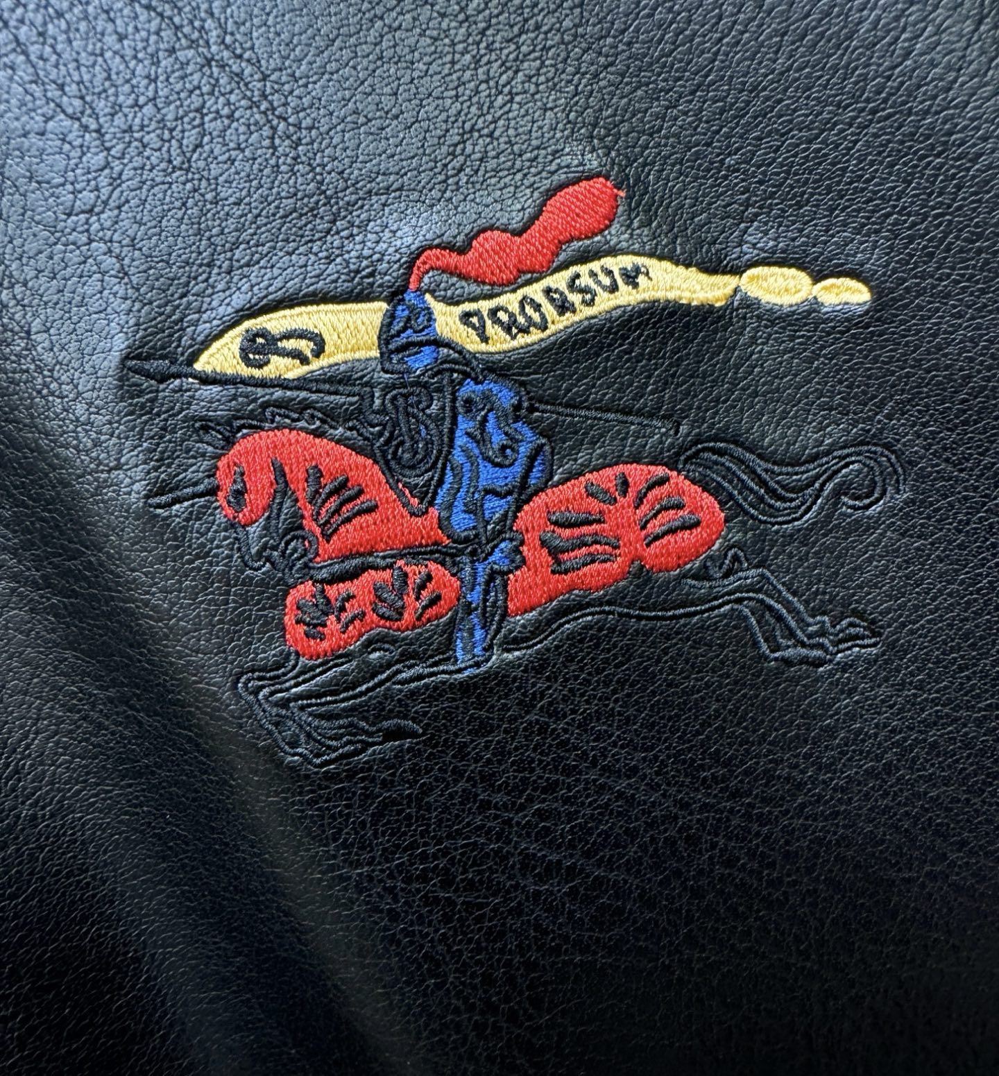 BURBERRY巴宝莉  2026新款皮衣外套，原单狠货 意大利进口面料时尚夹克外套。欧洲专柜同步，上身更随意大方，专柜