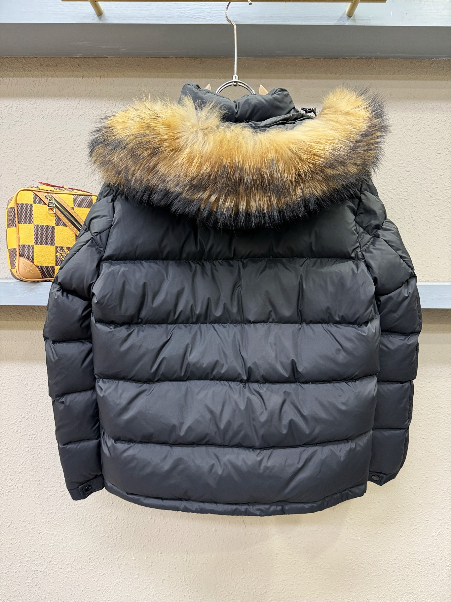 Moncler蒙口 2026新款羽绒服秀场新品，品相非常完美，专柜高科技防水面料，内里90%白鹅绒填充，舒适保暖，色泽饱