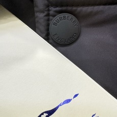 BURBERRY巴宝莉 双面可穿 2026秋冬新款棉服夹克外套,内里加棉,原单狠货 意大利进口面料时尚夹克外套。加棉加厚 BURBERRY巴宝莉 双面可穿 2026秋冬新款棉服夹克外套,内里加棉,原单狠货 意大利进口面料时尚夹克外套。加棉加厚