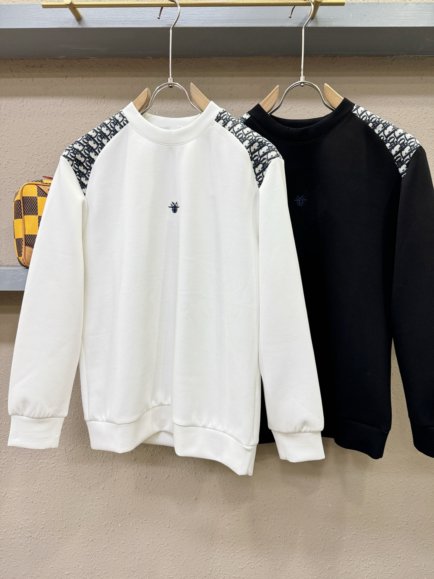 Dior迪奥 2026新品 长袖卫衣，经典Logo设计，百搭款 官网同步发售 柔软细腻 亲肤感极高，完美诠释出品牌的时尚