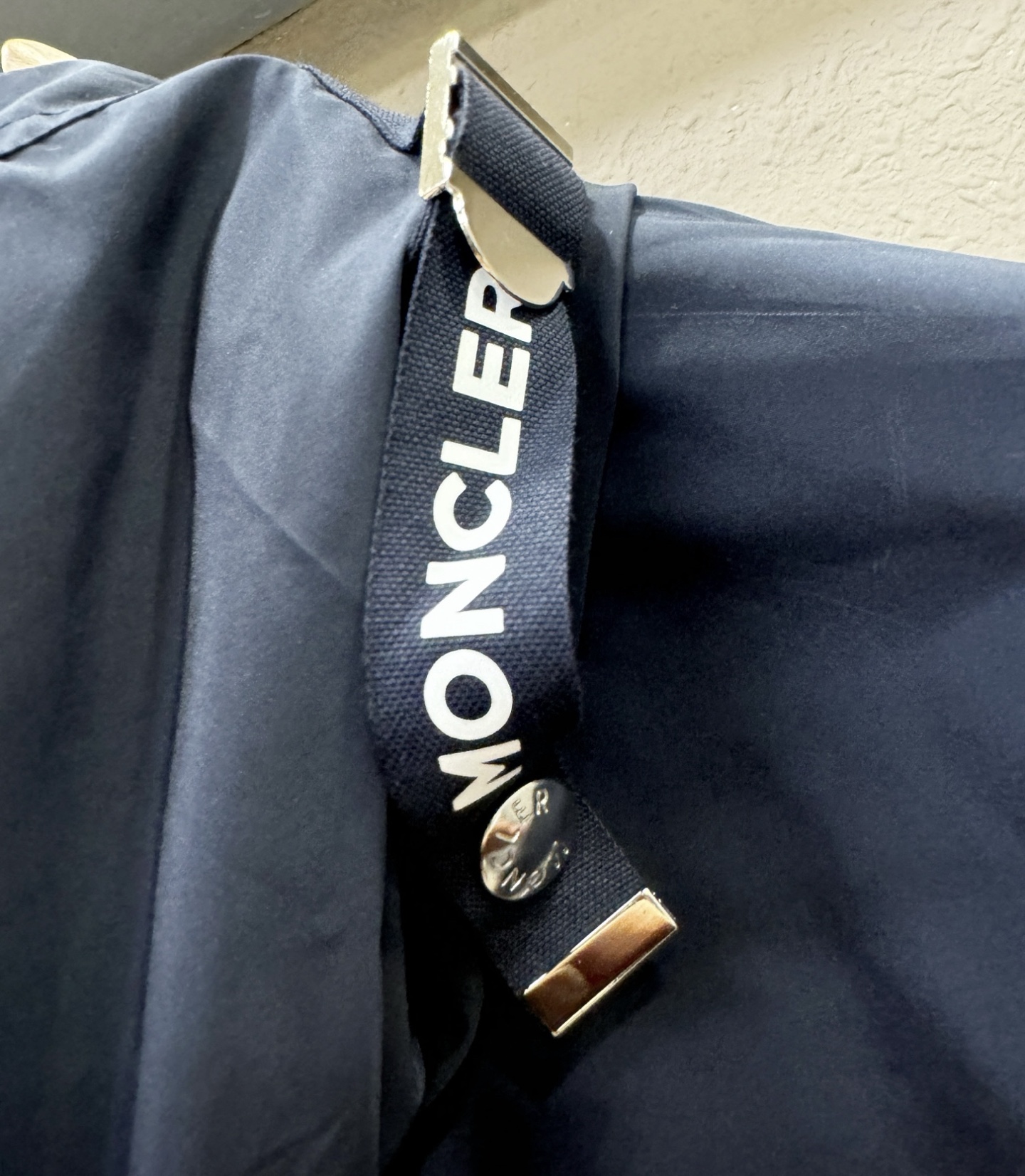 Moncler蒙口  2026新款夹克外套，原单狠货 意大利进口面料时尚夹克外套。欧洲专柜同步，上身更随意大方，专柜原版