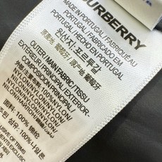 BURBERRY巴宝莉 2026新款夹克外套,原单狠货 意大利进口面料时尚夹克外套。欧洲专柜同步,上身更随意大方,专柜 BURBERRY巴宝莉 2026新款夹克外套,原单狠货 意大利进口面料时尚夹克外套。欧洲专柜同步,上身更随意大方,专柜