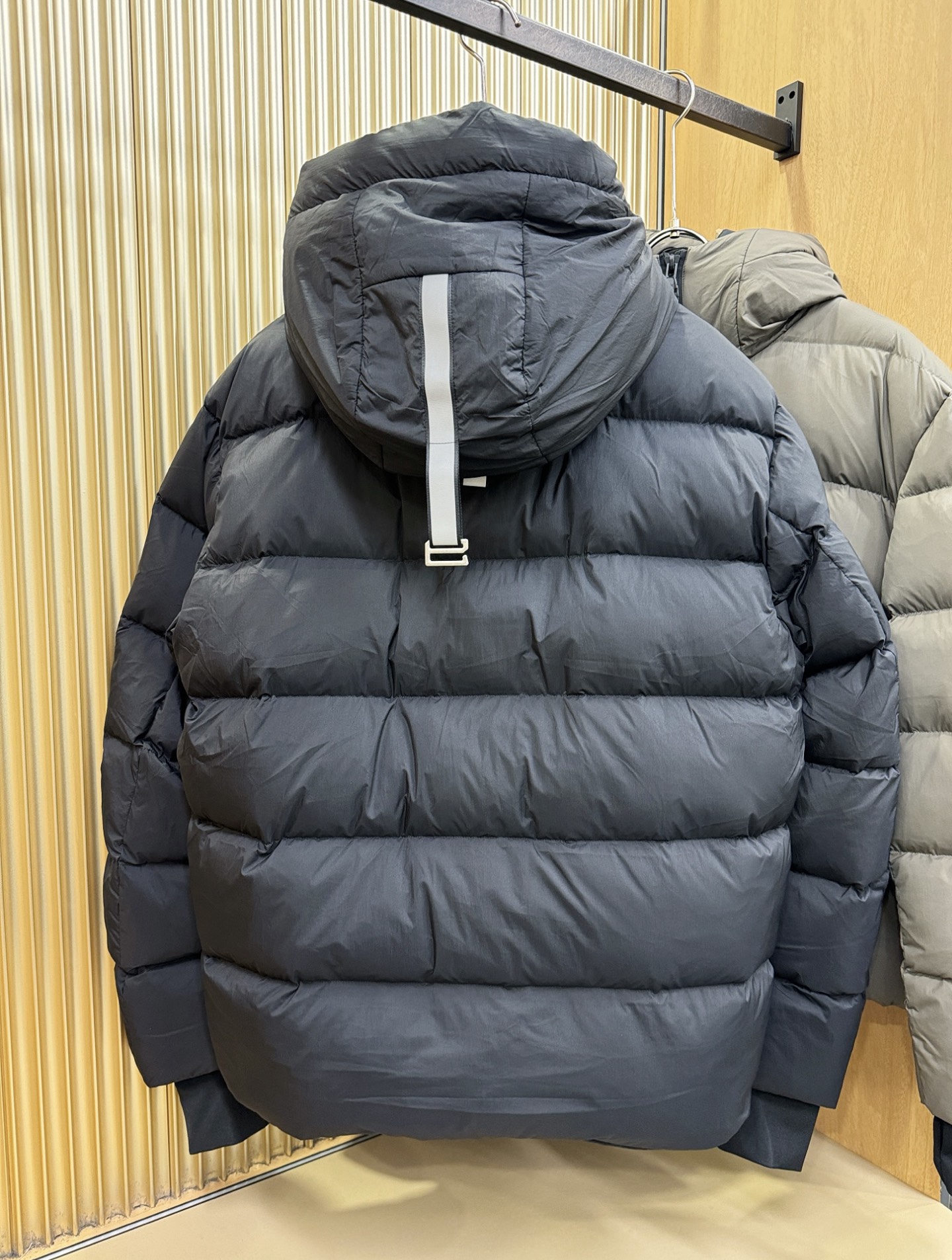 加拿大鹅 品牌Canada Goose  2026新款羽绒服秀场新品，品相非常完美，专柜高科技防水面料，内里90%白鹅绒