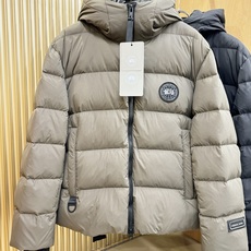 加拿大鹅 品牌Canada Goose 2026新款羽绒服秀场新品,品相非常完美,专柜高科技防水面料,内里90%白鹅绒 加拿大鹅 品牌Canada Goose 2026新款羽绒服秀场新品,品相非常完美,专柜高科技防水面料,内里90%白鹅绒