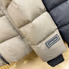 加拿大鹅 品牌Canada Goose 2026新款羽绒服秀场新品,品相非常完美,专柜高科技防水面料,内里90%白鹅绒 加拿大鹅 品牌Canada Goose 2026新款羽绒服秀场新品,品相非常完美,专柜高科技防水面料,内里90%白鹅绒