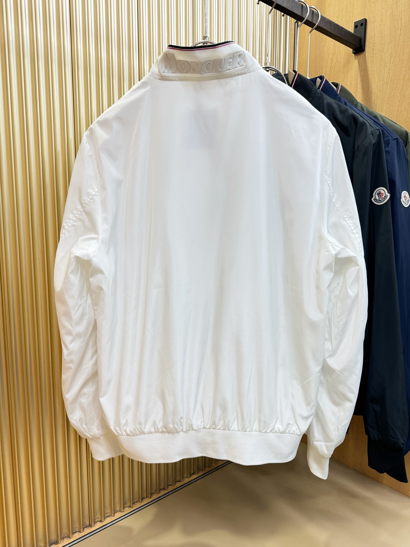 Moncler蒙口  2026新款夹克外套，原单狠货 意大利进口面料时尚夹克外套。欧洲专柜同步，上身更随意大方，专柜原版
