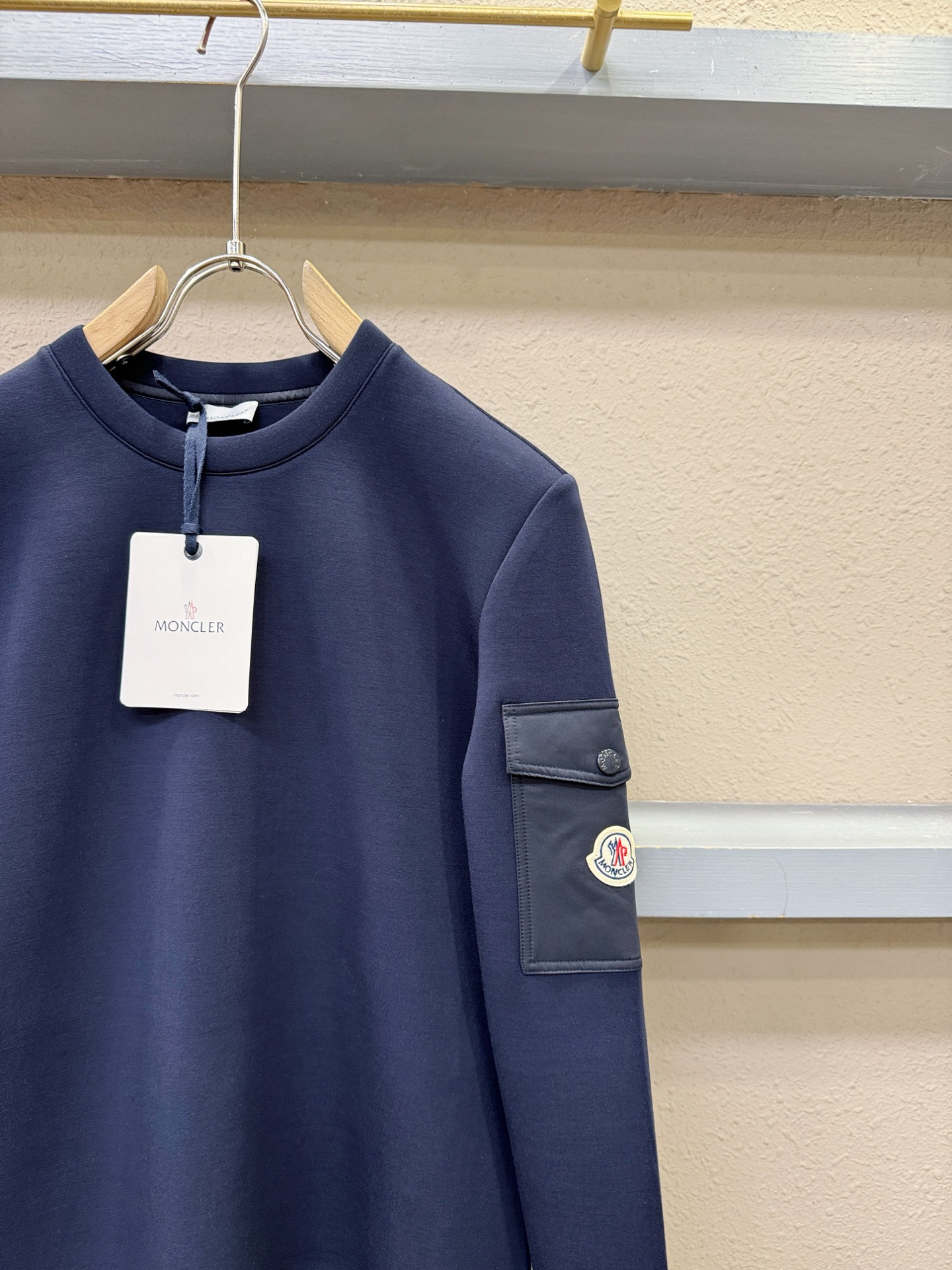 Moncler蒙口 2026新品 专柜同步新款卫衣，经典Logo设计，三标齐全，百搭款 官网同步发售 柔软细腻 亲肤感极