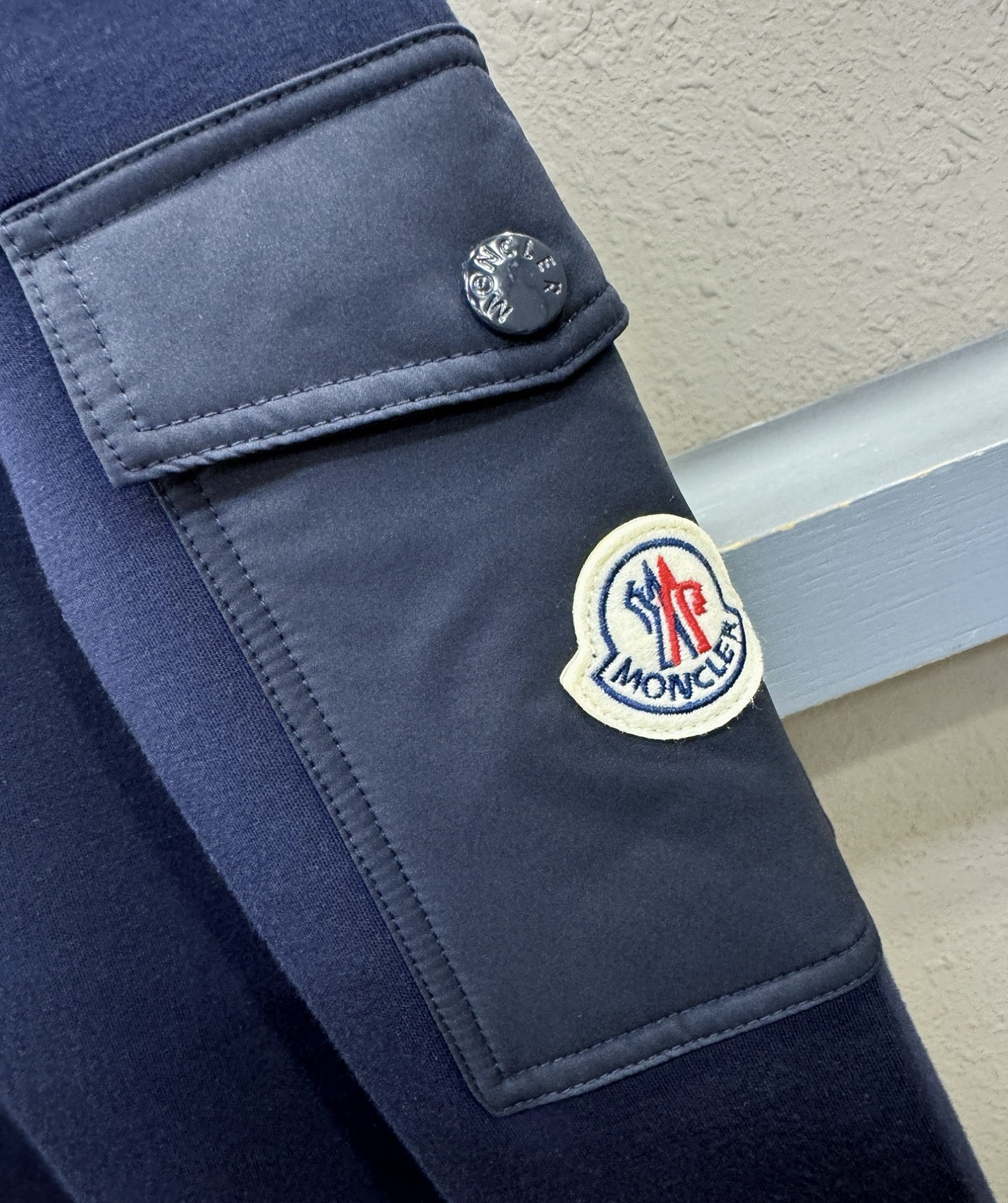 Moncler蒙口 2026新品 专柜同步新款卫衣，经典Logo设计，三标齐全，百搭款 官网同步发售 柔软细腻 亲肤感极