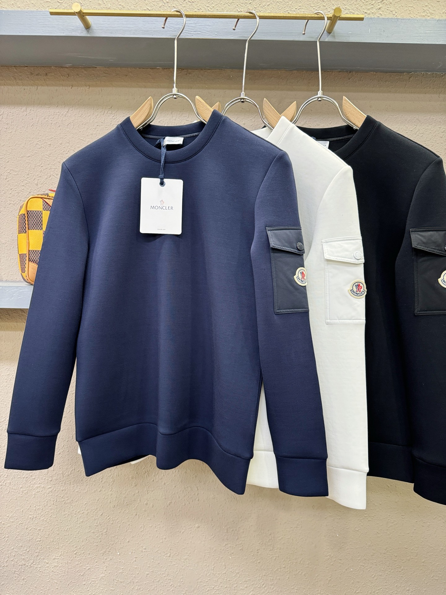 Moncler蒙口 2026新品 专柜同步新款卫衣，经典Logo设计，三标齐全，百搭款 官网同步发售 柔软细腻 亲肤感极