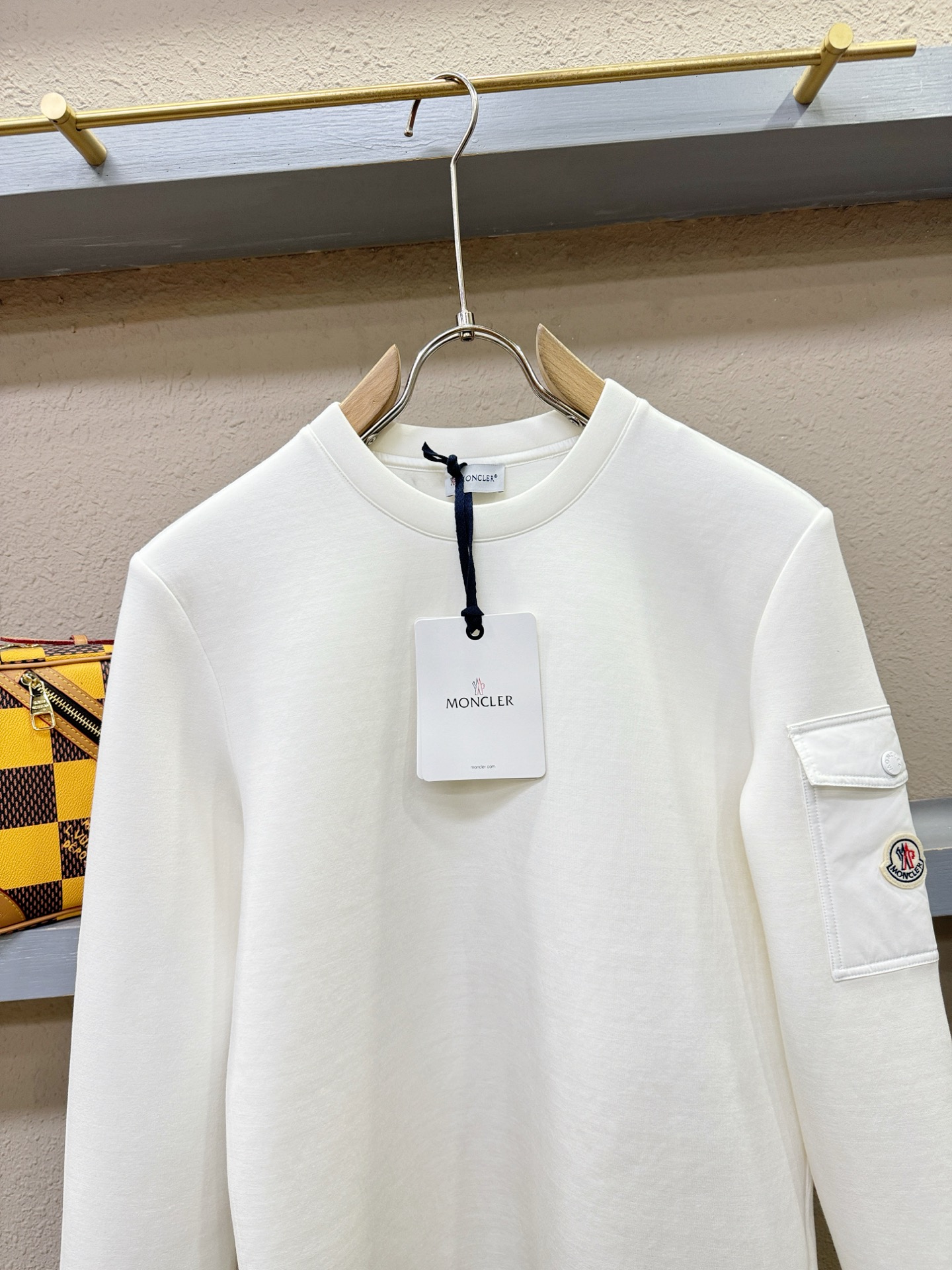 Moncler蒙口 2026新品 专柜同步新款卫衣，经典Logo设计，三标齐全，百搭款 官网同步发售 柔软细腻 亲肤感极