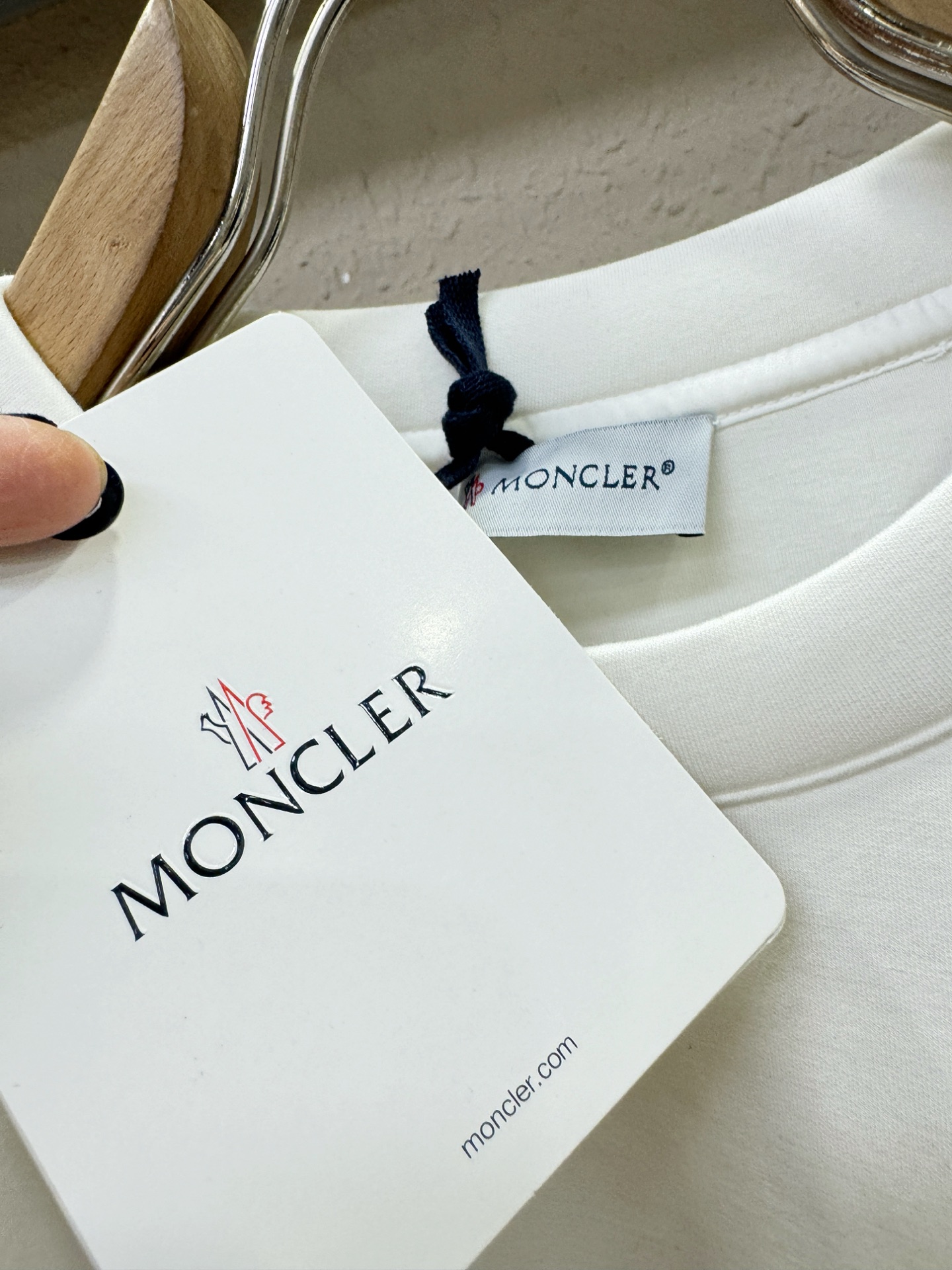 Moncler蒙口 2026新品 专柜同步新款卫衣，经典Logo设计，三标齐全，百搭款 官网同步发售 柔软细腻 亲肤感极
