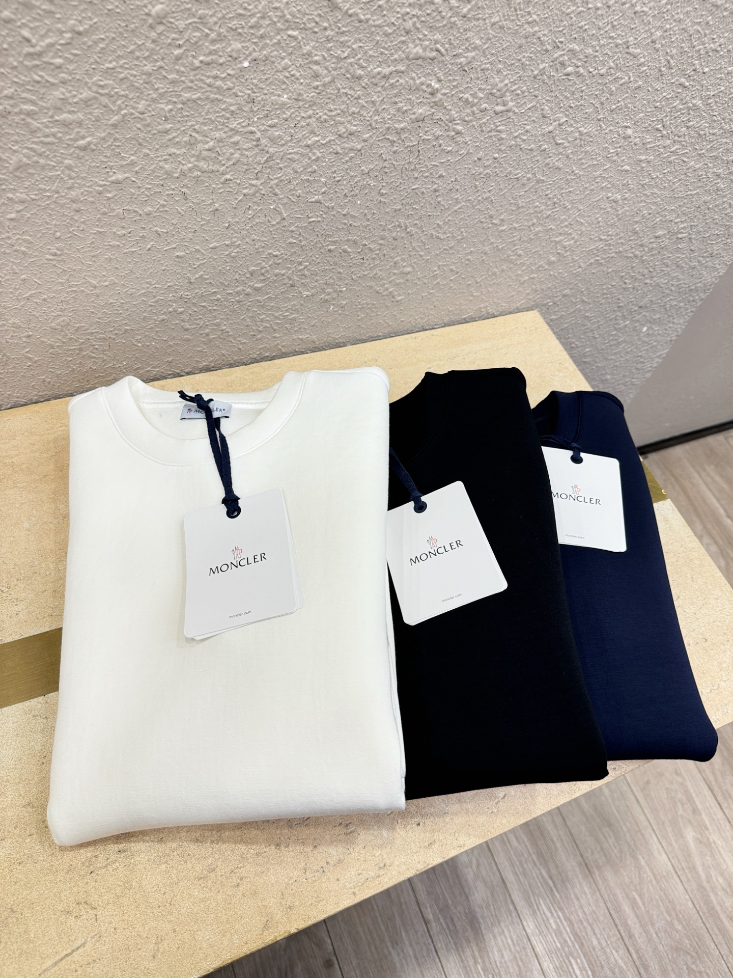 Moncler蒙口 2026新品 专柜同步新款卫衣，经典Logo设计，三标齐全，百搭款 官网同步发售 柔软细腻 亲肤感极