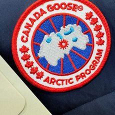 加拿大鹅 品牌Canada Goose 2026新款羽绒马甲,秀场新品,品相非常完美,专柜高科技防水面料,内里90%白鹅 加拿大鹅 品牌Canada Goose 2026新款羽绒马甲,秀场新品,品相非常完美,专柜高科技防水面料,内里90%白鹅