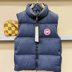 加拿大鹅 品牌Canada Goose 2026新款羽绒马甲,秀场新品,品相非常完美,专柜高科技防水面料,内里90%白鹅 加拿大鹅 品牌Canada Goose 2026新款羽绒马甲,秀场新品,品相非常完美,专柜高科技防水面料,内里90%白鹅