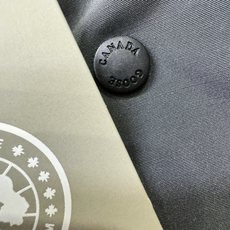 加拿大鹅 品牌Canada Goose 2026新款羽绒马甲,秀场新品,品相非常完美,专柜高科技防水面料,内里90%白鹅 加拿大鹅 品牌Canada Goose 2026新款羽绒马甲,秀场新品,品相非常完美,专柜高科技防水面料,内里90%白鹅