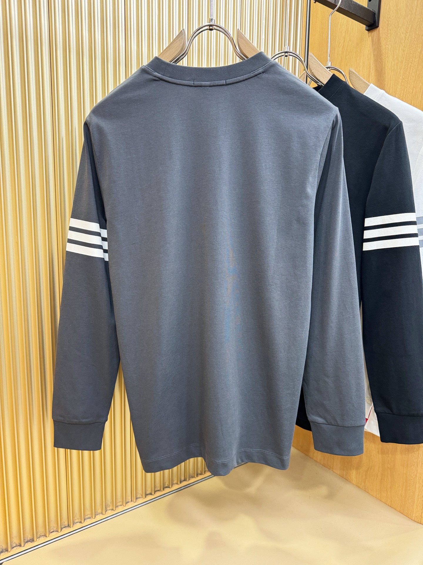 TB 2026ss新品 长袖T恤，经典Logo设计，百搭款 官网同步发售 定制面料，柔软细腻  舒适透气，亲肤感极高，完