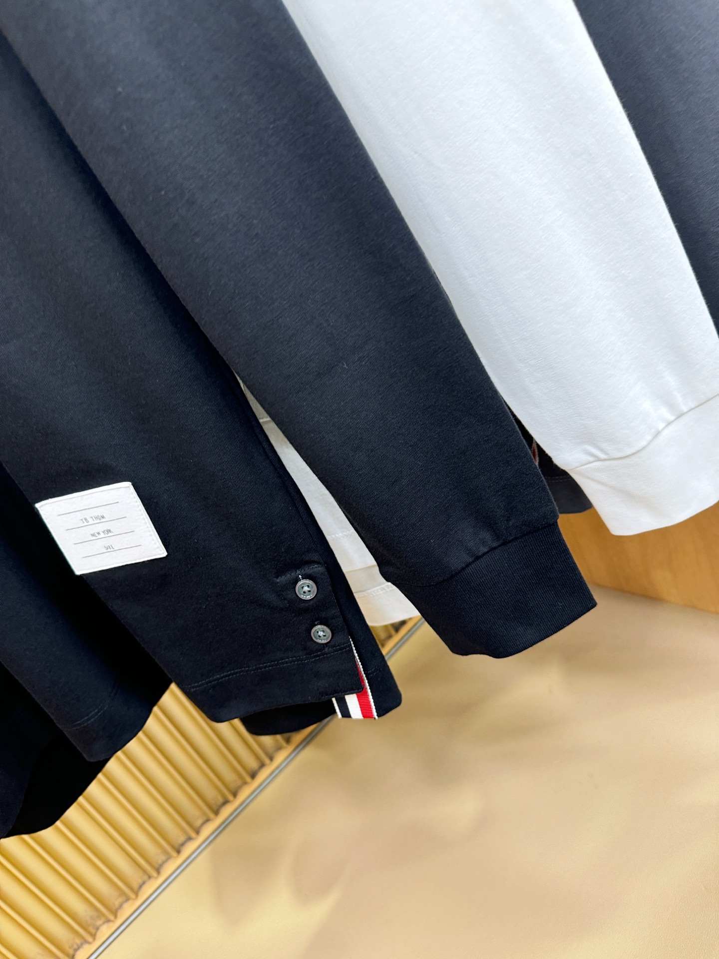 TB 2026ss新品 长袖T恤，经典Logo设计，百搭款 官网同步发售 定制面料，柔软细腻  舒适透气，亲肤感极高，完