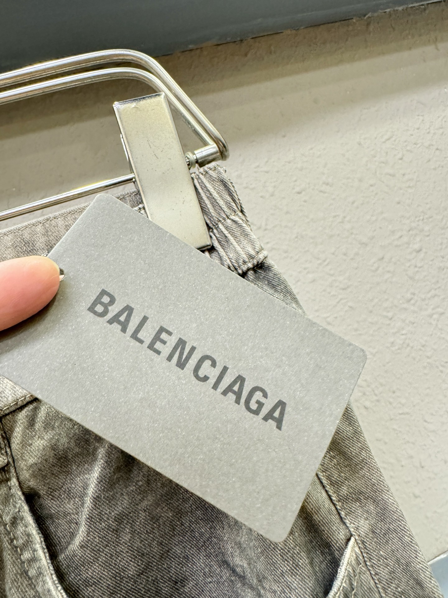 Balenciaga巴黎世家 休闲裤，精选面料，柔软舒适有质感，原版五金配件，非常炫酷，细节处理精致，上身效果超级无敌赞
