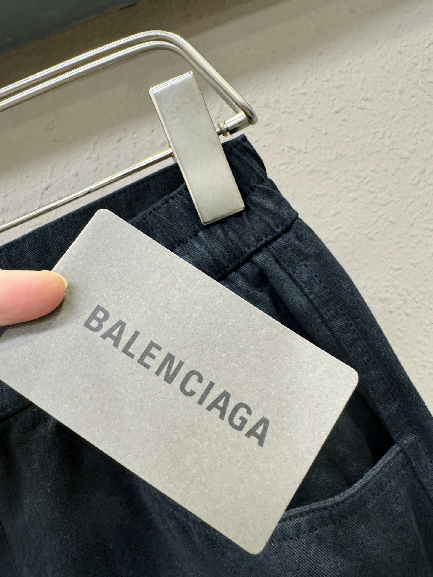 Balenciaga巴黎世家 休闲裤，精选面料，柔软舒适有质感，原版五金配件，非常炫酷，细节处理精致，上身效果超级无敌赞